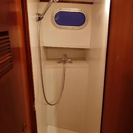 Motor Yacht Almaz Hotel en barco