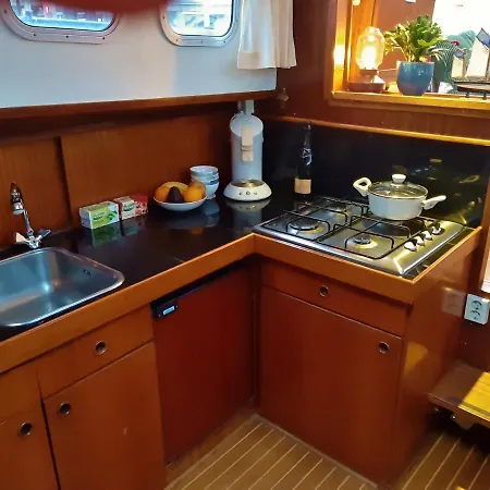 Hotel en barco Motor Yacht Almaz Ámsterdam