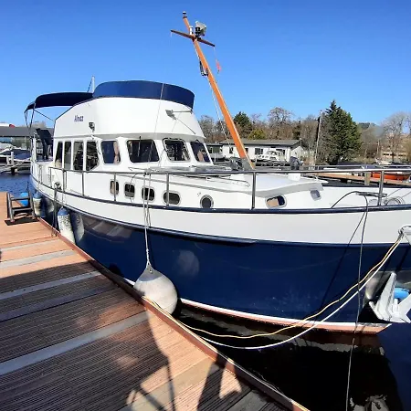Hotel en barco Motor Yacht Almaz *