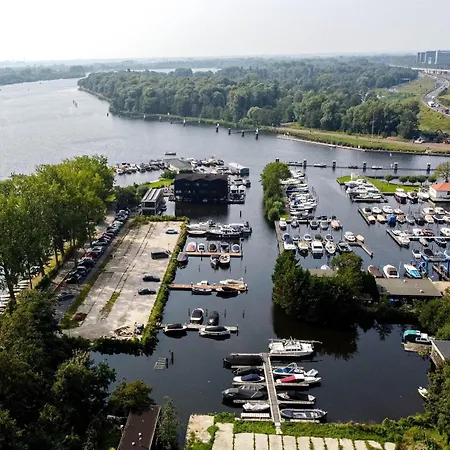 Hotel en barco Motor Yacht Almaz