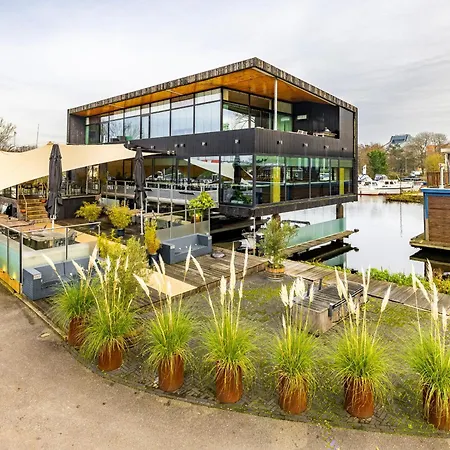 Hotel na wodzie Motor Yacht Almaz Amsterdam