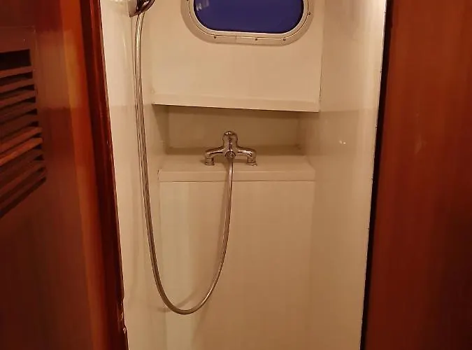 Motor Yacht Almaz Botel