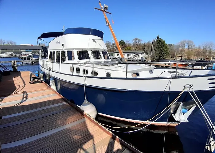 Botel Motor Yacht Almaz *