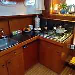 ספינת מלון Motor Yacht Almaz אמסטרדם