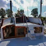 Motor Yacht Almaz ספינת מלון אמסטרדם