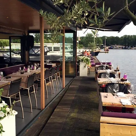 Motor Yacht Almaz Úszó hotel Amszterdam